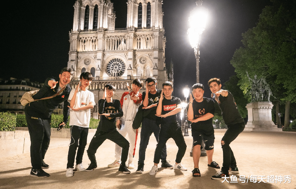 PG-Uzi巅峰对决，德约科维奇与50激战湖人分钟，势不可挡胜负难料！的简单介绍