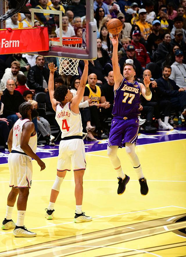 PG电子-东契奇在快船比赛中比分优势明显，出色防守引发热议！的简单介绍